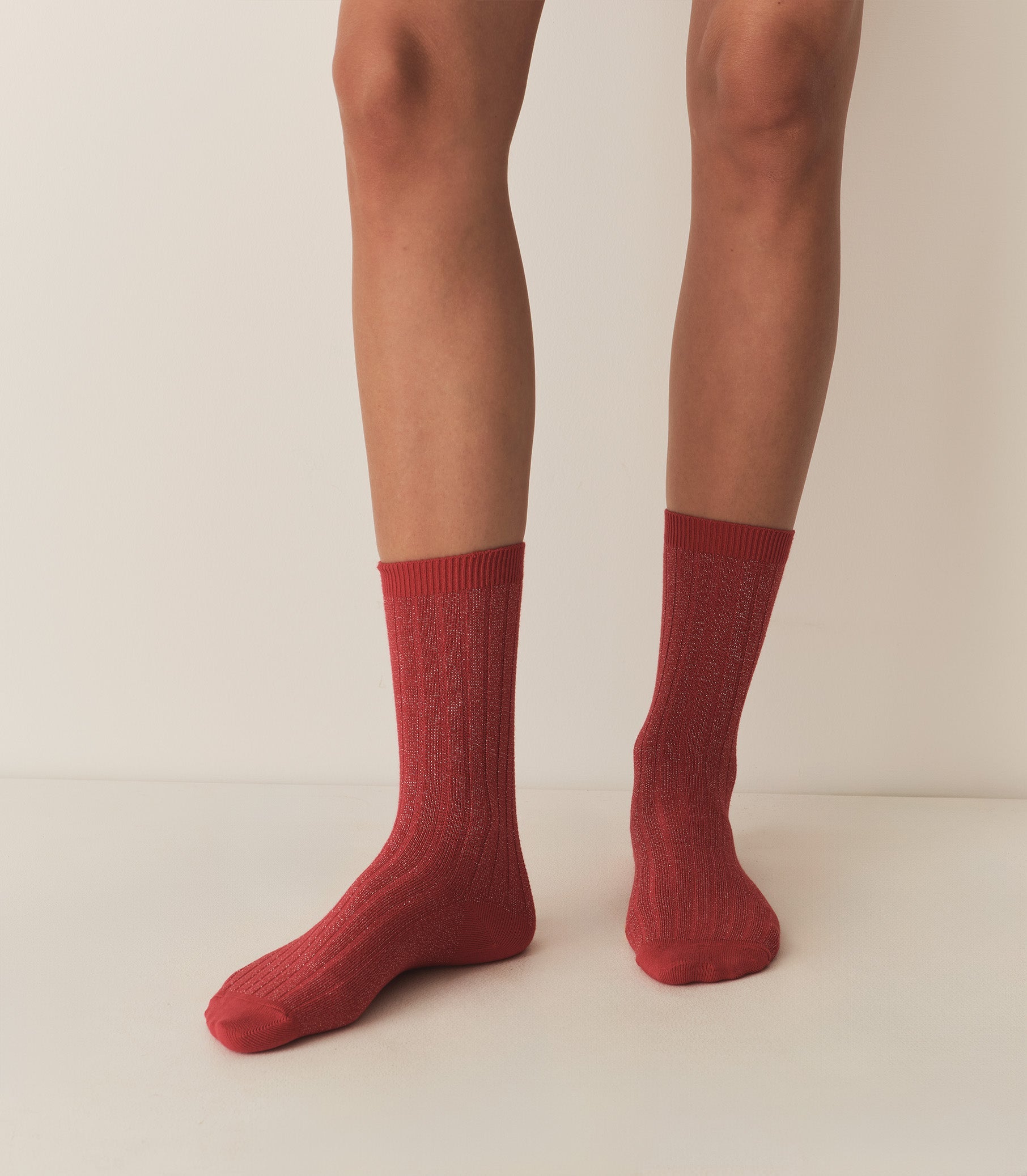 COLLEGIEN GLITTER CREW SOCK -- ROUGE CARMIN