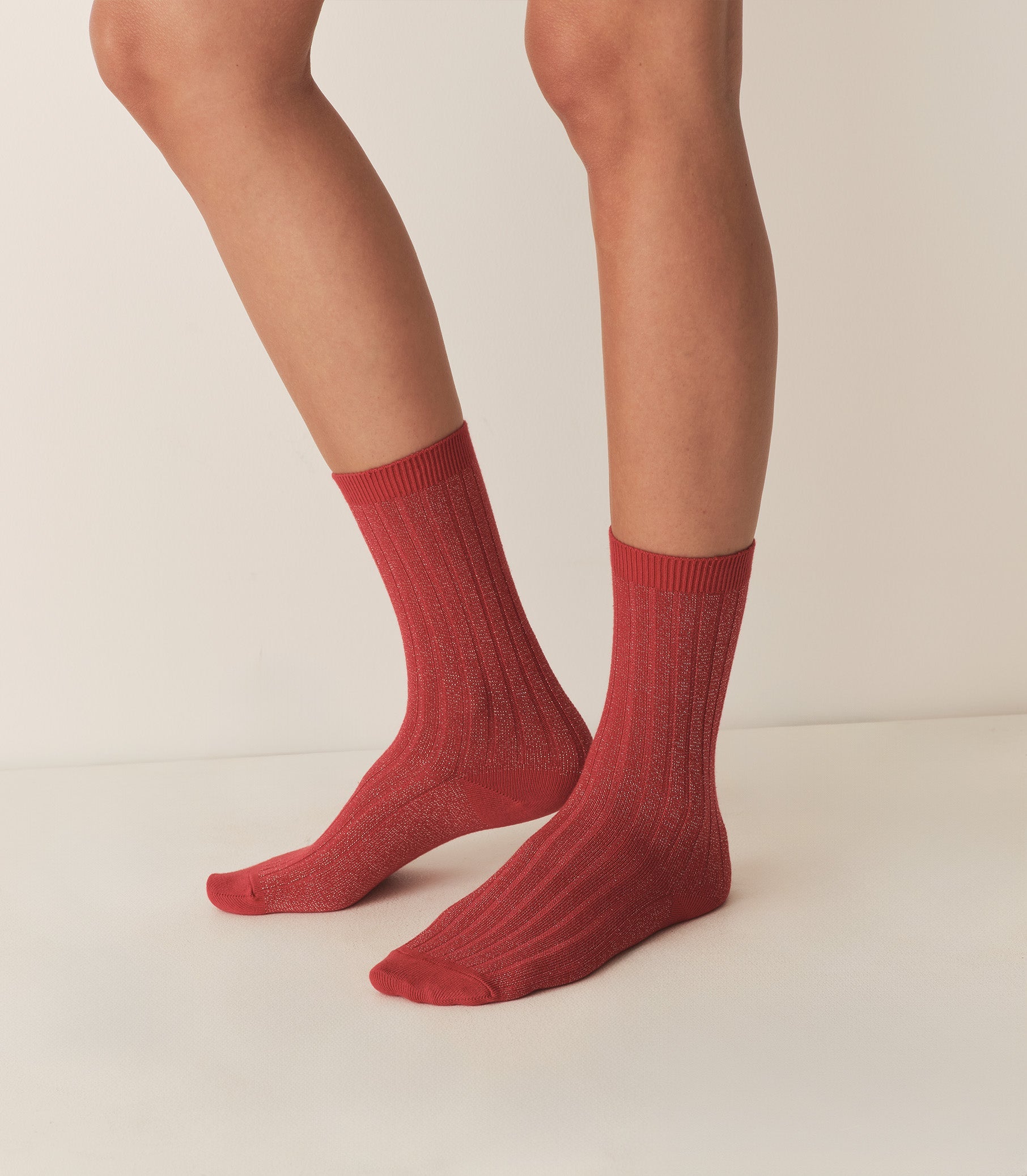 COLLEGIEN GLITTER CREW SOCK -- ROUGE CARMIN