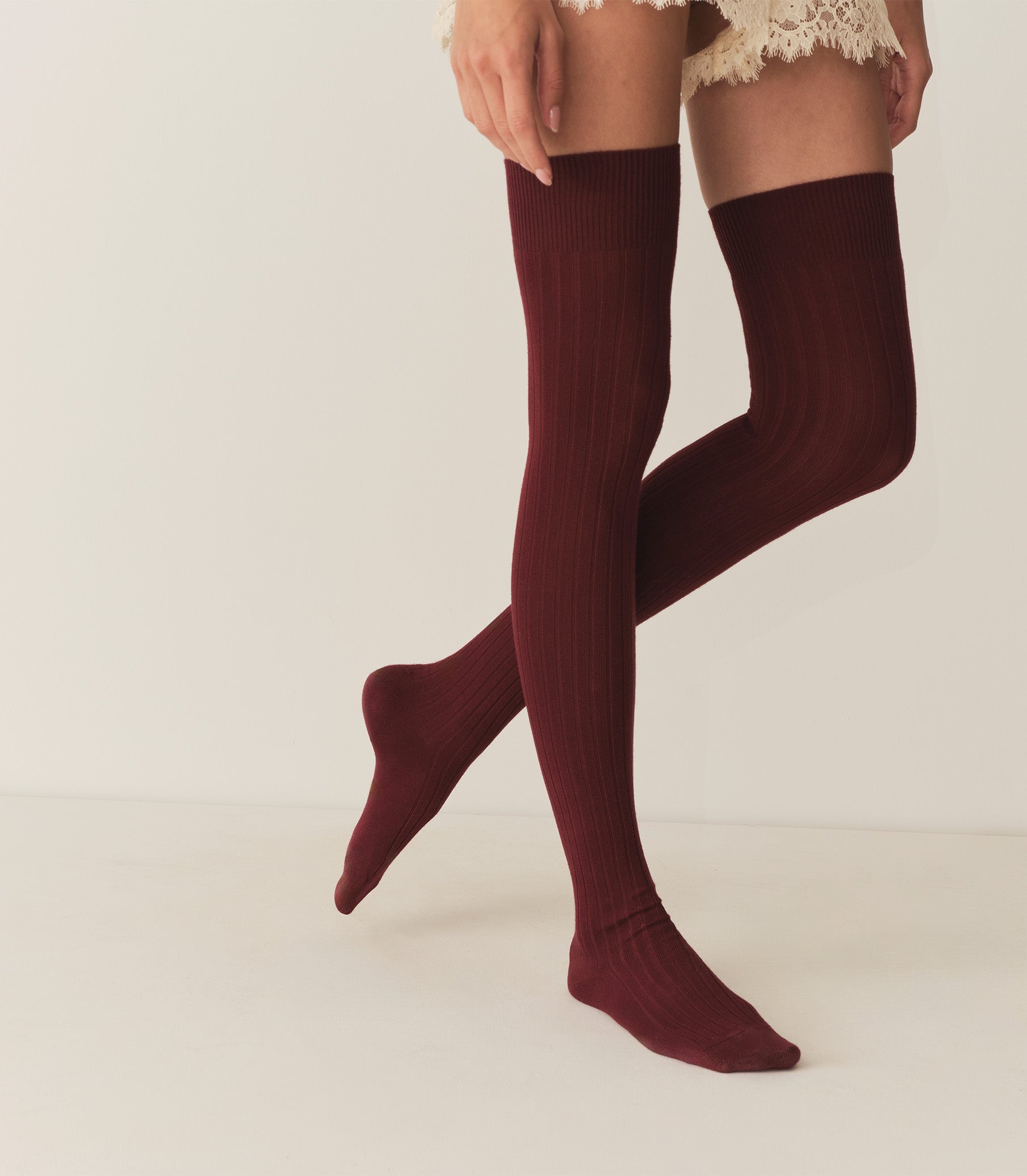 COLLEGIEN THIGH HIGH SOCKS -- BORDEAUX GRAND CRU