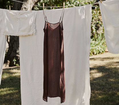 LONG DEEP V-NECK SLIP -- UMBER