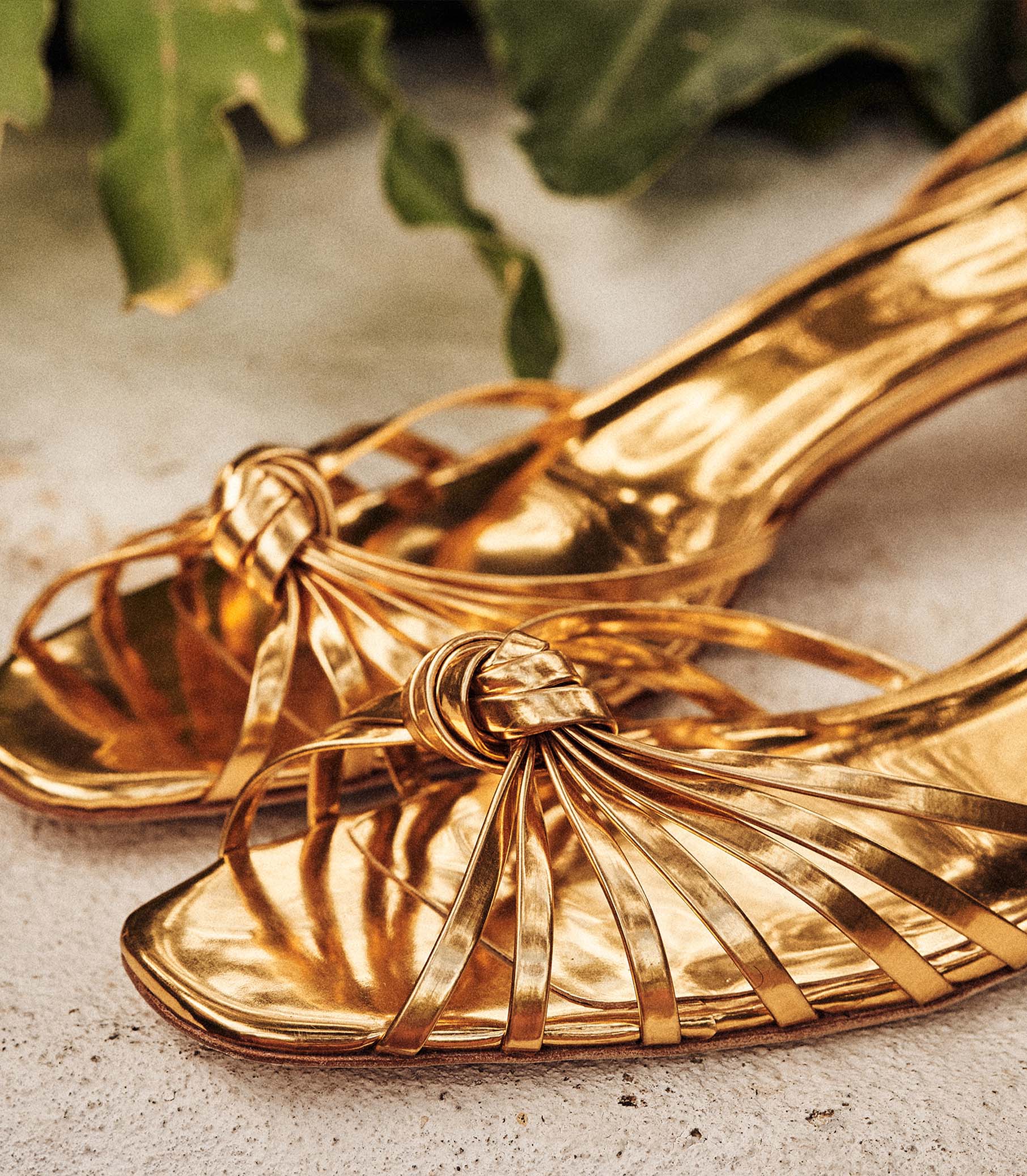 HEPBURN HEEL -- GOLD