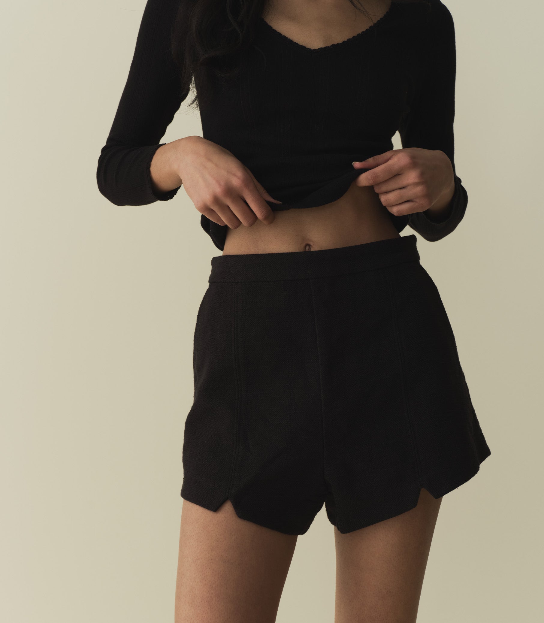 MAVEN SHORT -- BLACK